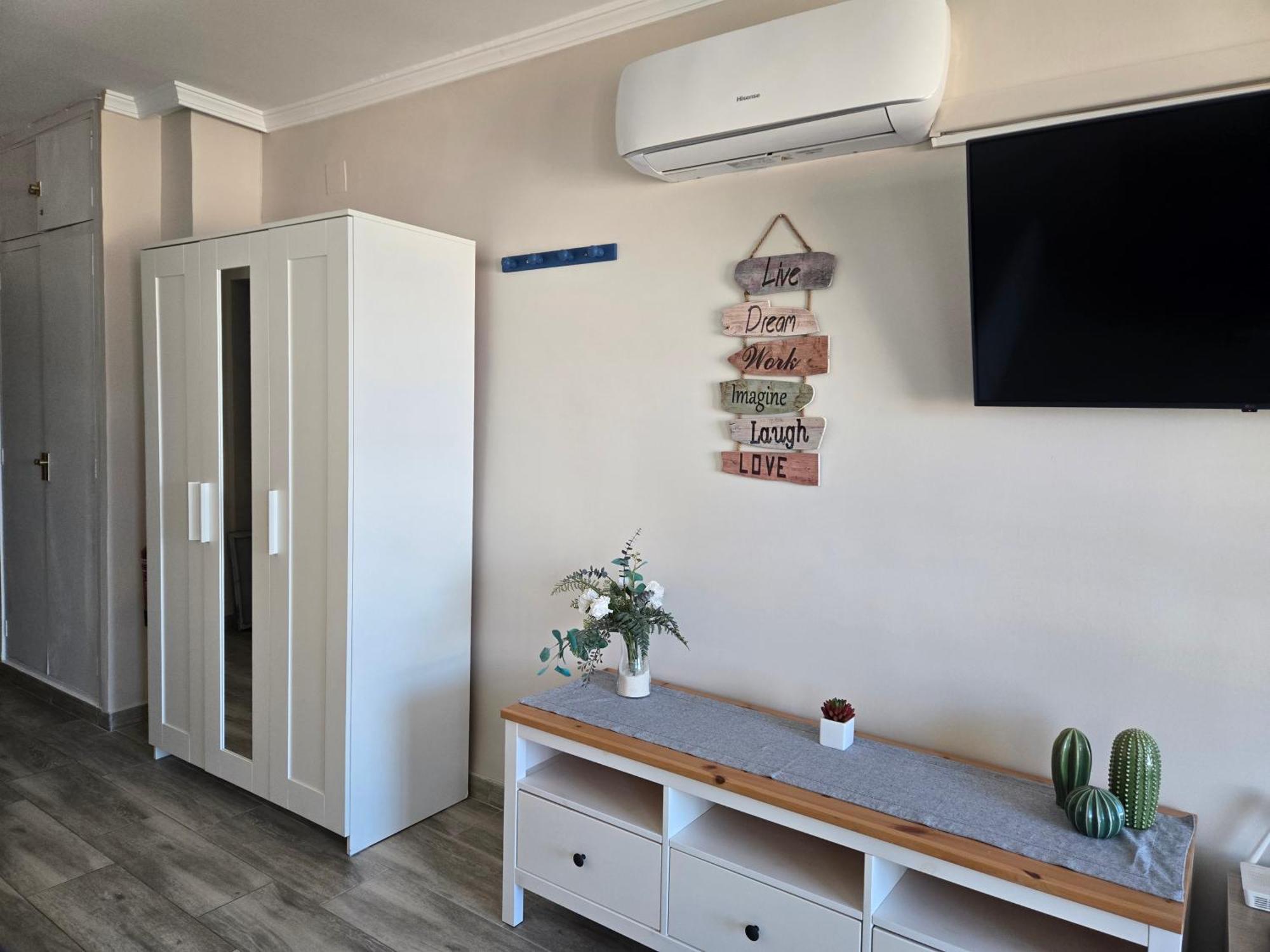 Bonito Estudio Con Vistas, Centro ตอร์เรโมลิโนส ภายนอก รูปภาพ